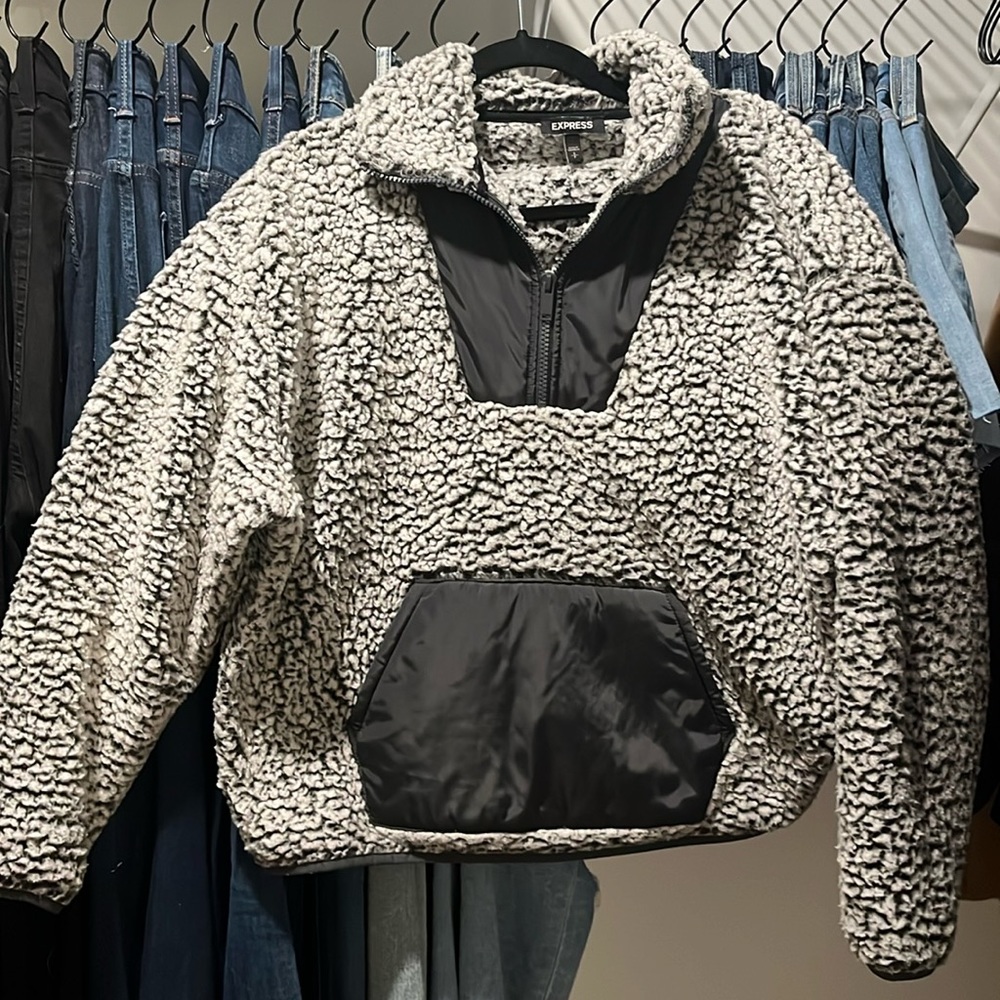 Express Charcoal Gray Small Pullover